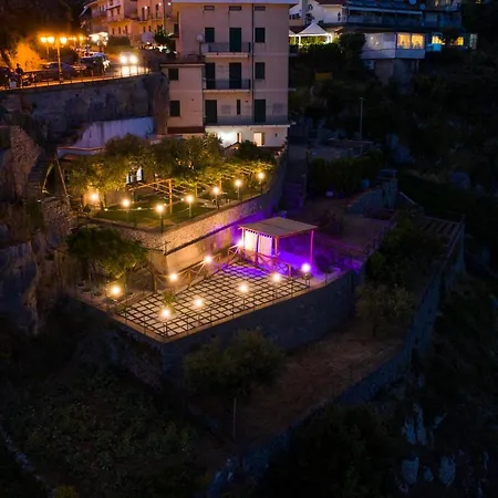 Paradise Garden House *