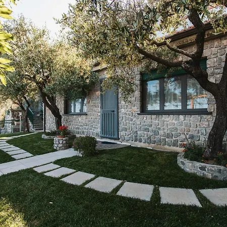 Paradise Garden House *