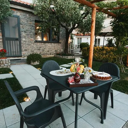 Paradise Garden House